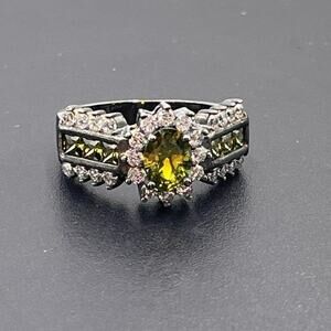 Sterling Silver 4-Prong Olive Green Oval Cubic Zirconia 6 gr Ring Sz 10 1/4‎